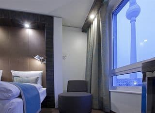 Motel One Berlin-Hackescher Markt photo 4
